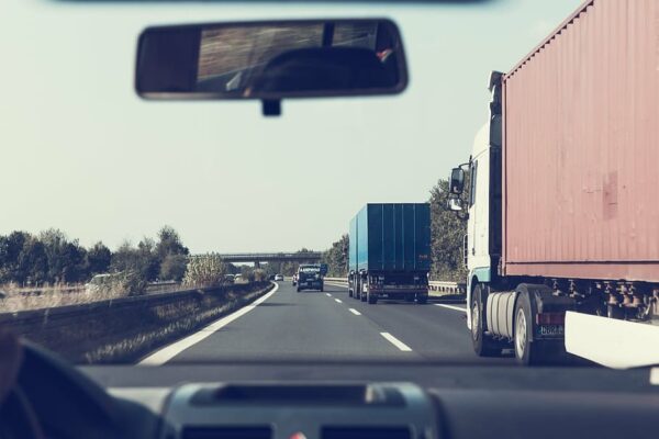 Why Driving Safely around Oversized Loads is Crucial?